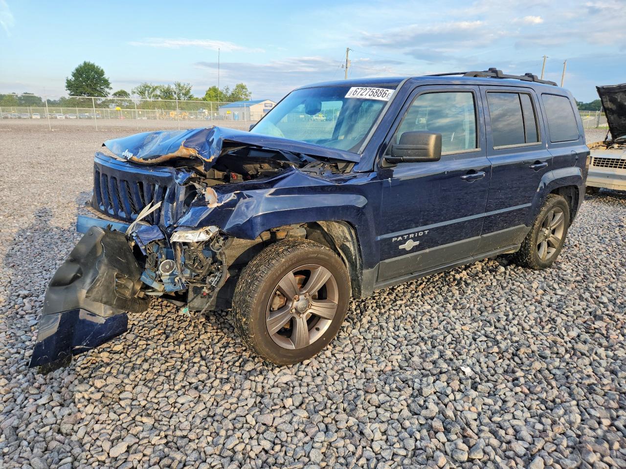 2013 JEEP PATRIOT Latitude — Front 3/4