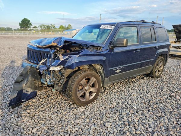 2013 JEEP PATRIOT Latitude — Front 3/4