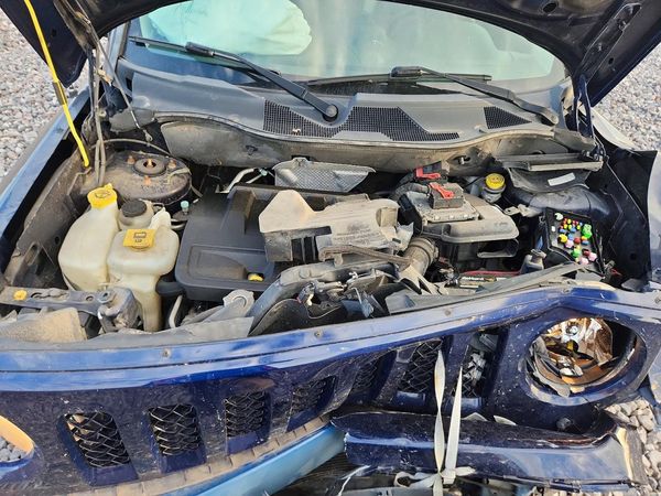 2013 JEEP PATRIOT Latitude — Engine bay