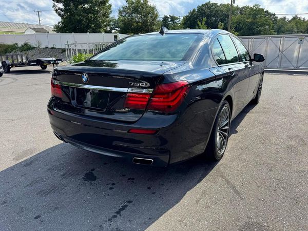 2015 BMW 750