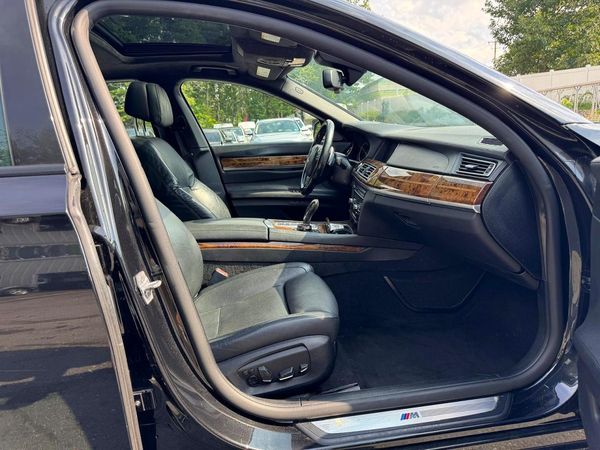 2015 BMW 750