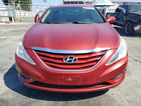 2013 HYUNDAI SONATA GLS/ GLS Popular