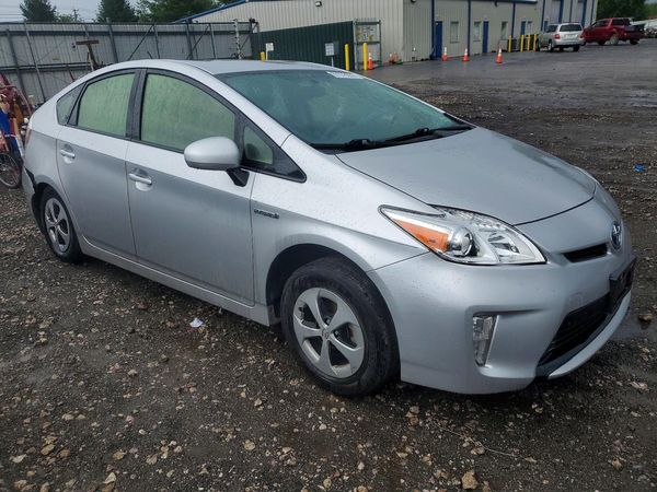 2013 TOYOTA PRIUS