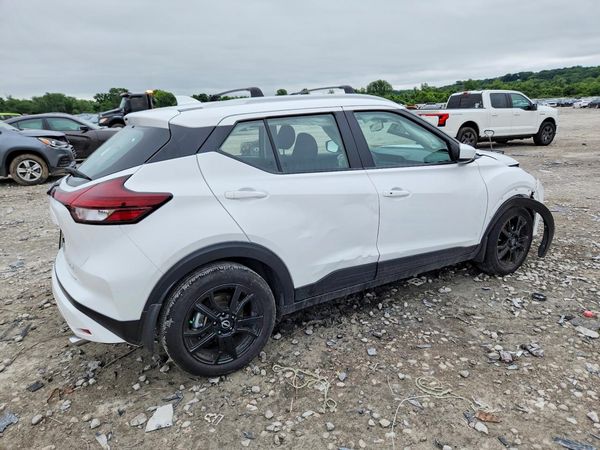2024 NISSAN KICKS