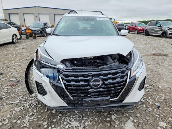 2024 NISSAN KICKS