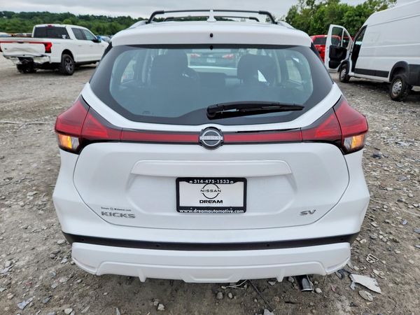 2024 NISSAN KICKS