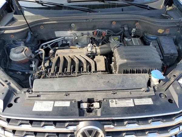 2019 VOLKSWAGEN ATLAS 4Motion S — Engine bay