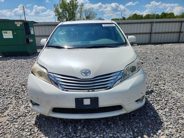 2014 TOYOTA SIENNA