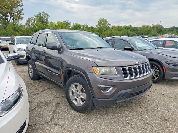 2014 JEEP CHEROKEE LAREDO 4X4 — Passenger 3/4
