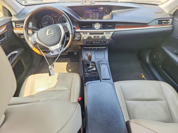 2015 LEXUS ES