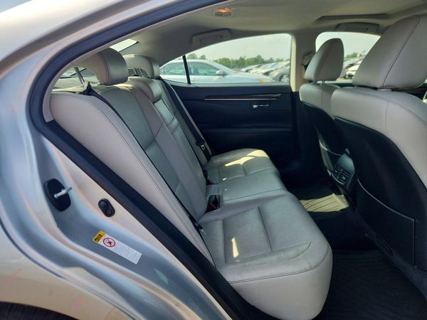 2015 LEXUS ES