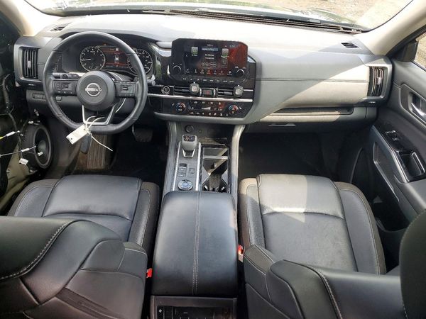 2024 NISSAN PATHFINDER SL