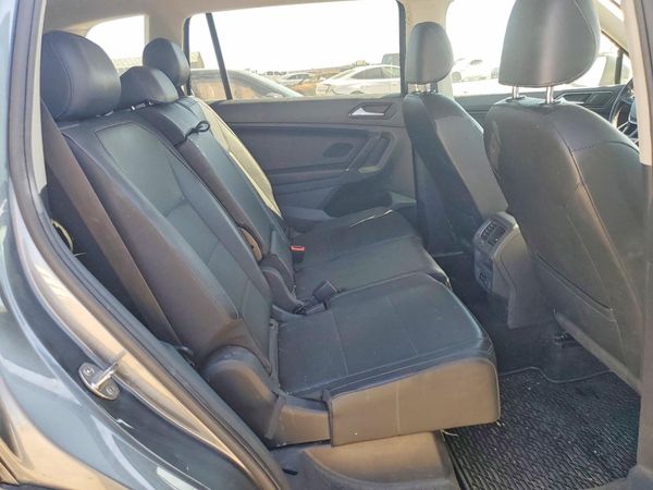 2018 VOLKSWAGEN TIGUAN SE, SEL