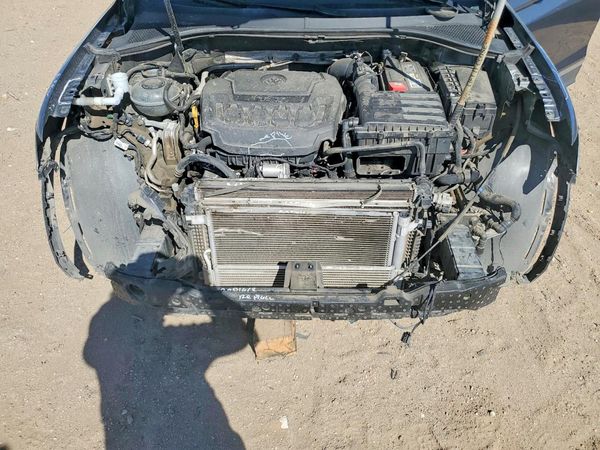 2018 VOLKSWAGEN TIGUAN SE, SEL