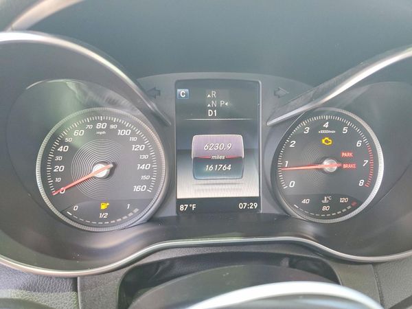 2017 MERCEDES-BENZ C C300