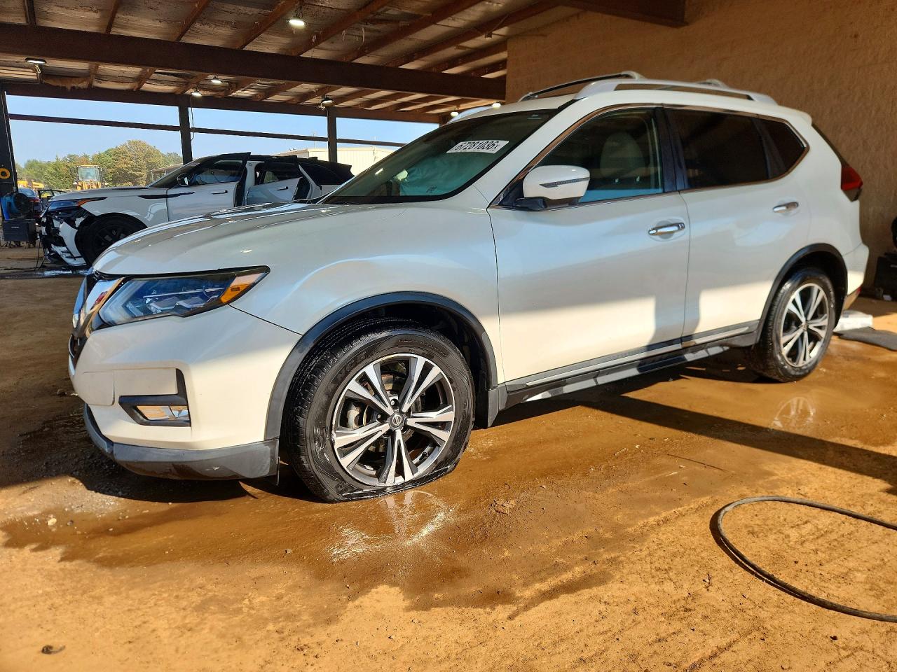 2018 NISSAN ROGUE — Front 3/4