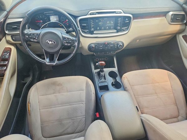2017 KIA SORENTO L, LX