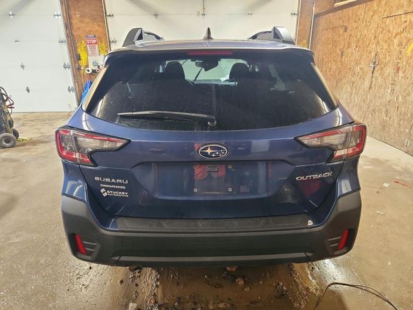 2022 SUBARU OUTBACK Premium
