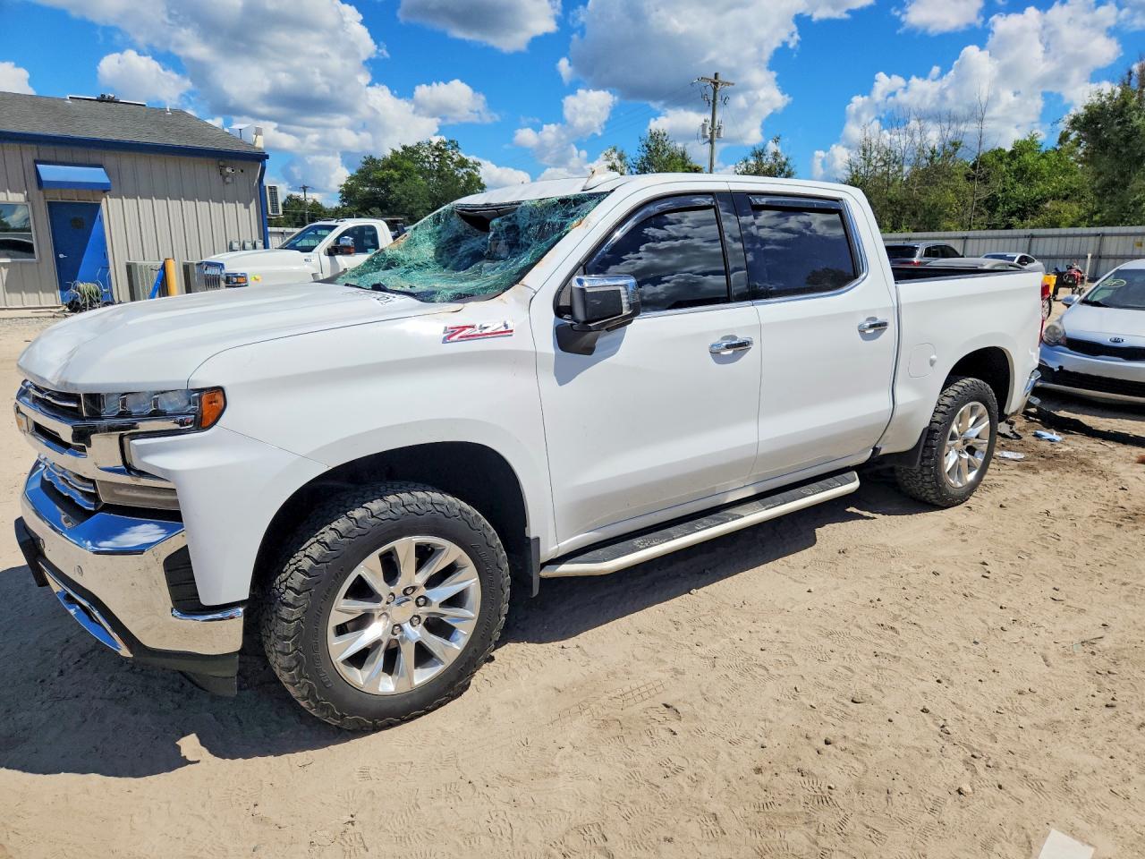 2020 CHEVROLET SILVERADO LTZ — Front 3/4