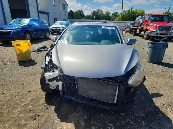 2012 HYUNDAI ELANTRA