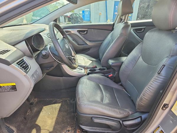 2012 HYUNDAI ELANTRA