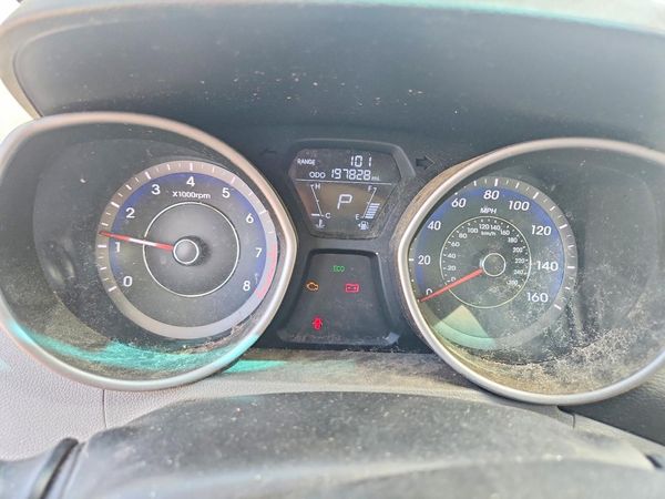 2012 HYUNDAI ELANTRA