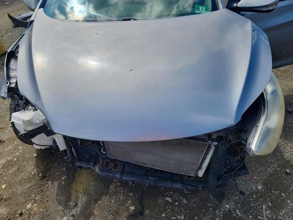 2012 HYUNDAI ELANTRA
