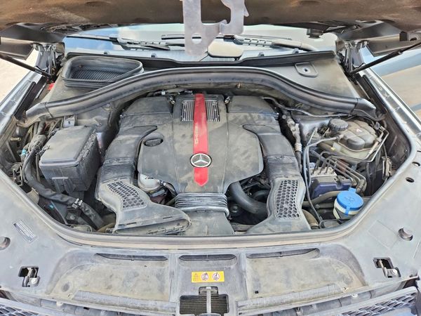 2019 MERCEDES-BENZ GLE — Engine bay