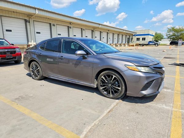 2019 TOYOTA CAMRY
