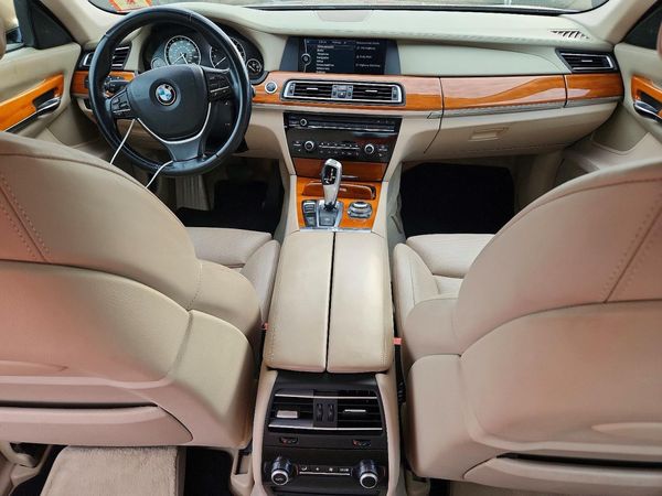 2012 BMW 750 750Li/Alpina B7