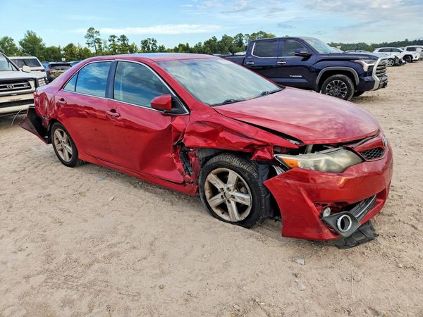2014 TOYOTA CAMRY