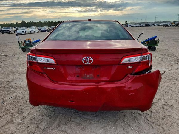 2014 TOYOTA CAMRY