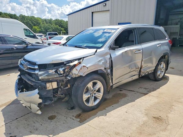 2018 TOYOTA HIGHLANDER Ltd/Ltd Platinum — Front 3/4