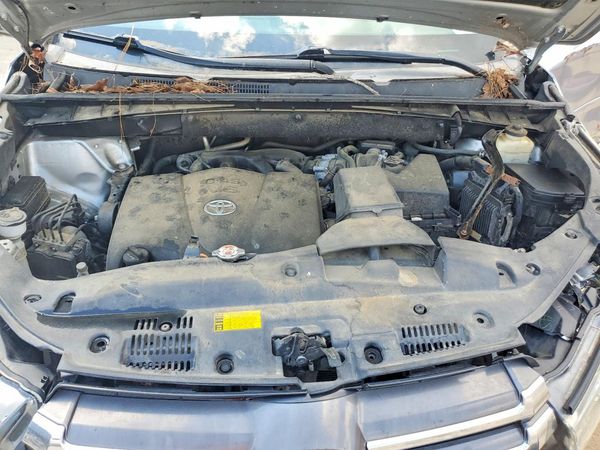 2018 TOYOTA HIGHLANDER Ltd/Ltd Platinum — Engine bay