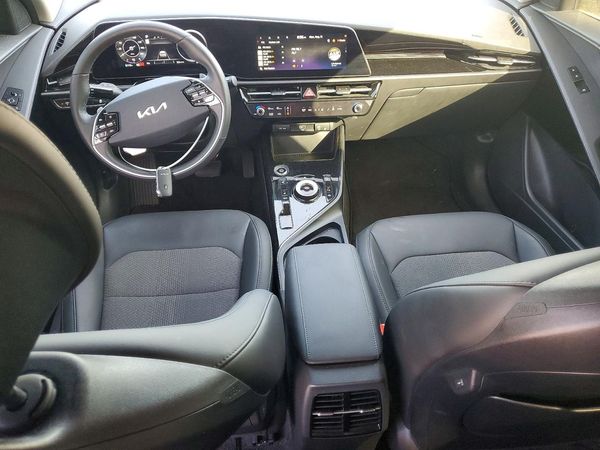 2025 KIA NIRO
