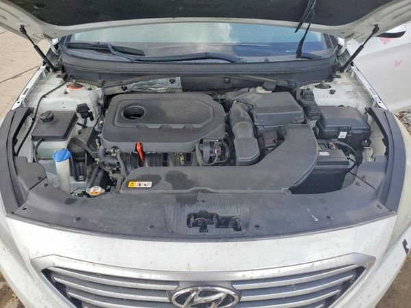 2015 HYUNDAI SONATA SE, ECO — Engine bay