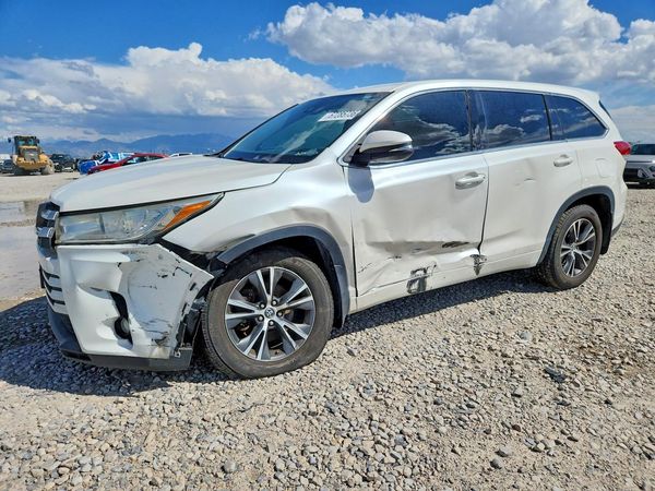 2017 TOYOTA HIGHLANDER