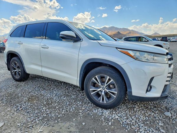 2017 TOYOTA HIGHLANDER