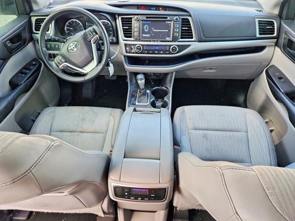 2017 TOYOTA HIGHLANDER
