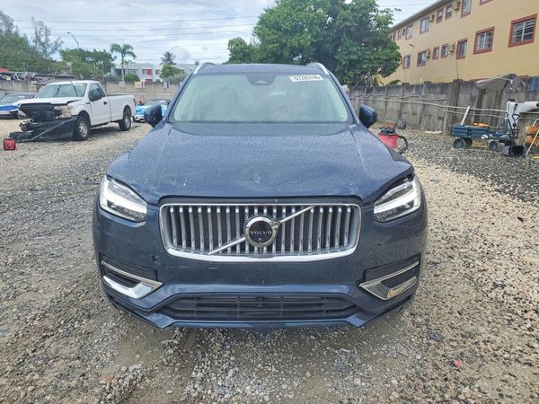 2025 VOLVO XC90