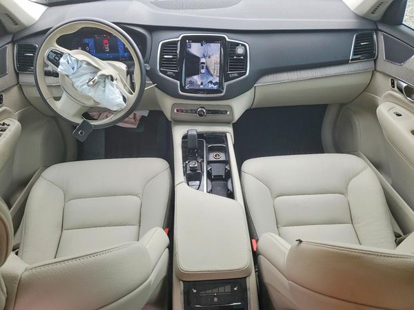 2025 VOLVO XC90