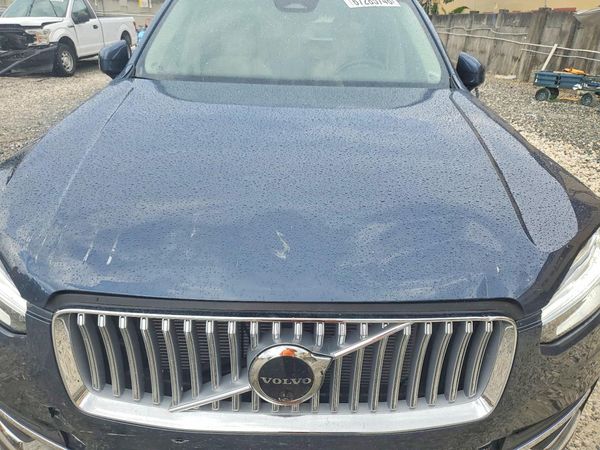 2025 VOLVO XC90