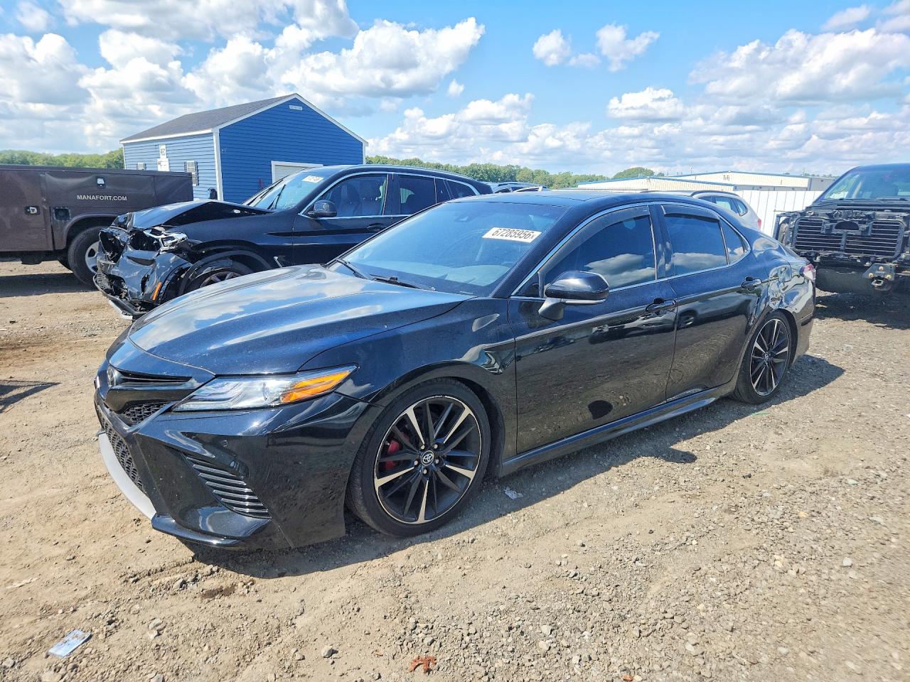 2018 TOYOTA CAMRY