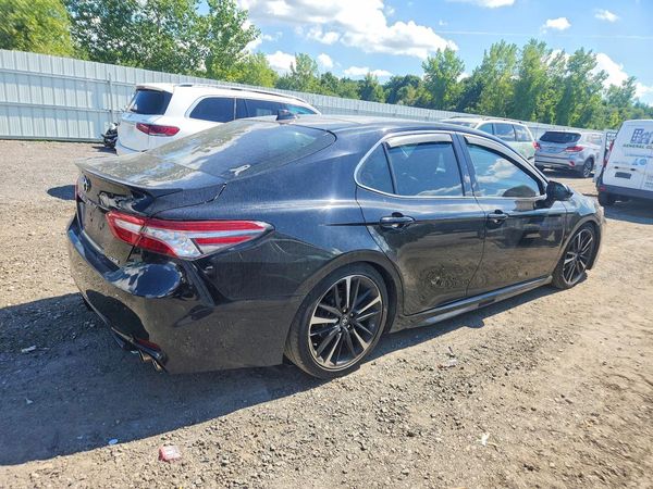 2018 TOYOTA CAMRY