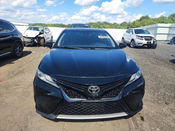 2018 TOYOTA CAMRY