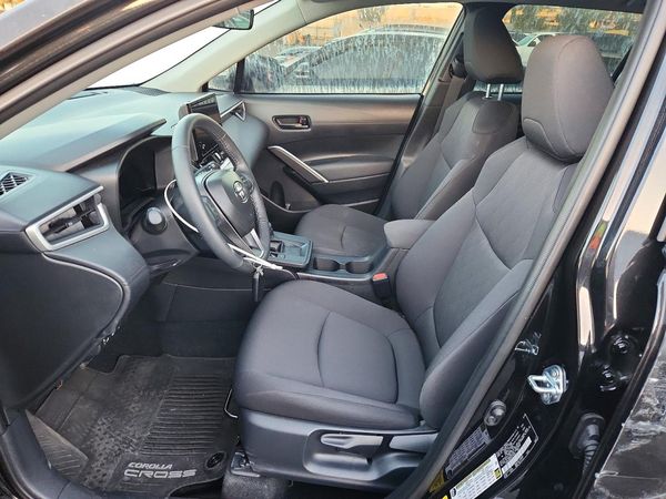 2026 TOYOTA COROLLA CROSS