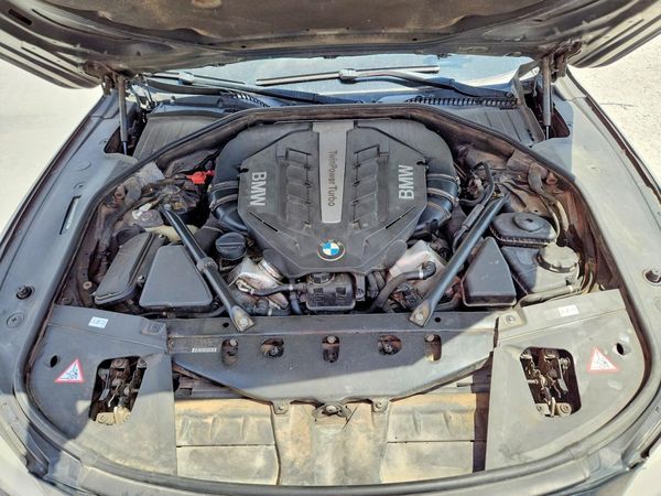 2012 BMW 7 SERIES 750Li/Alpina B7 — Engine bay