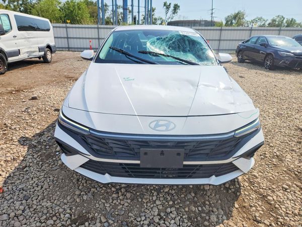 2024 HYUNDAI ELANTRA