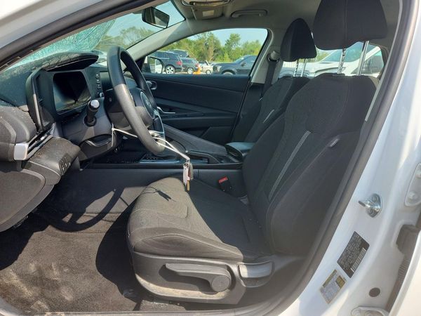 2024 HYUNDAI ELANTRA