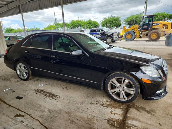 2013 MERCEDES-BENZ E